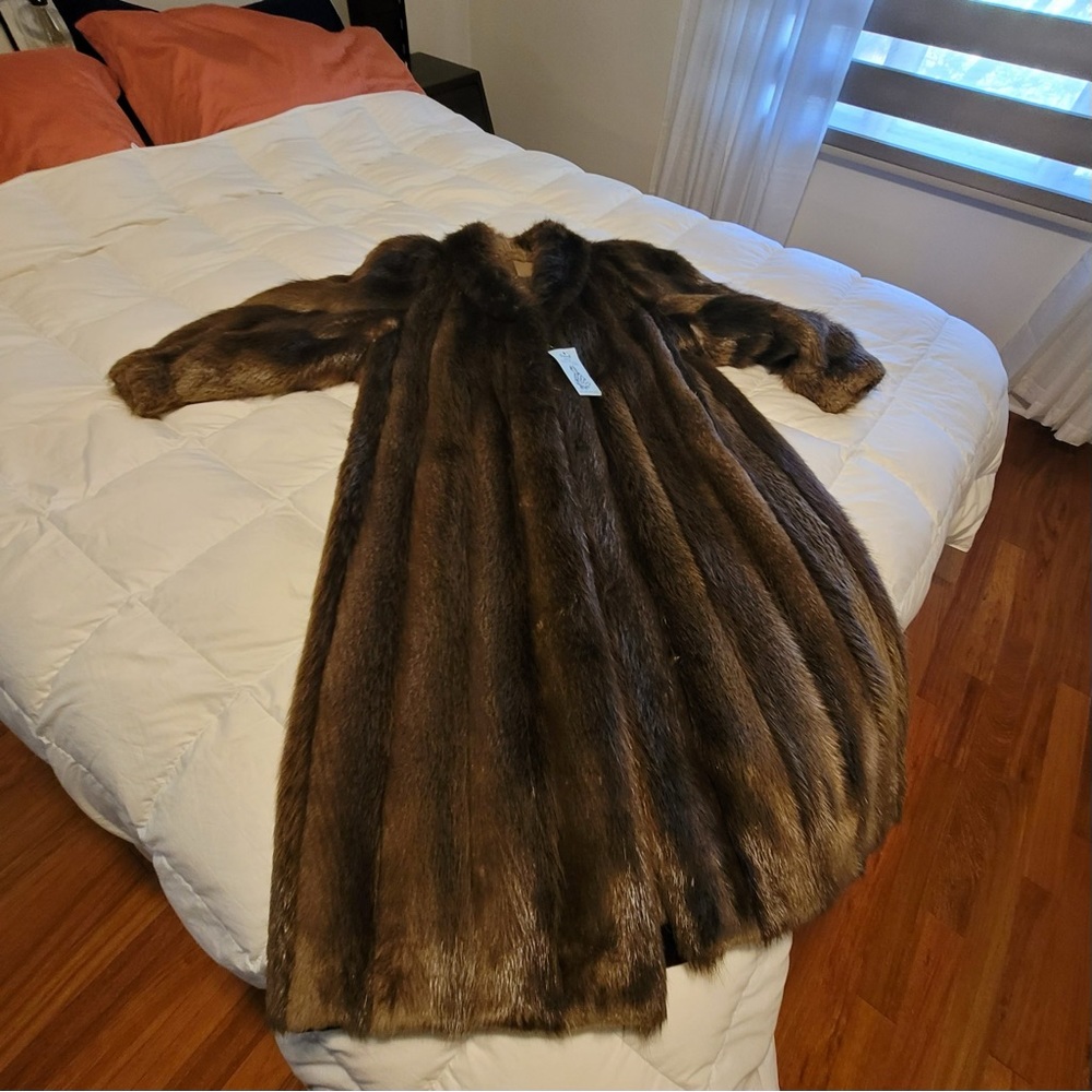 Canadian Beaver vintage Fur Coat 🧥 Full Length. Long and elegant